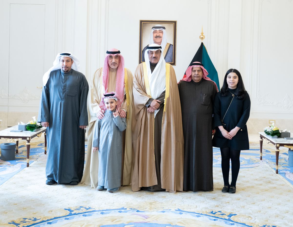 سمو ولي العهد يستقبل رئيس مجلس الوزراء بالإنابة وزير الداخلية وأسرة شهيد الواجب خالد الشرف