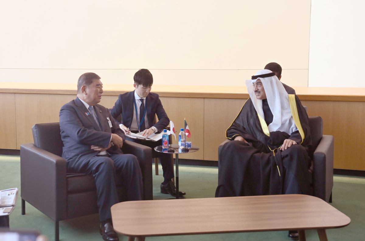 
                                                ممثل سمو أمير البلاد سمو ولي العهد يلتقي رئيس وزراء اليابان على هامش اجتماعات الدورة الـ80 للجمعية العامة للأمم المتحدة
                                            