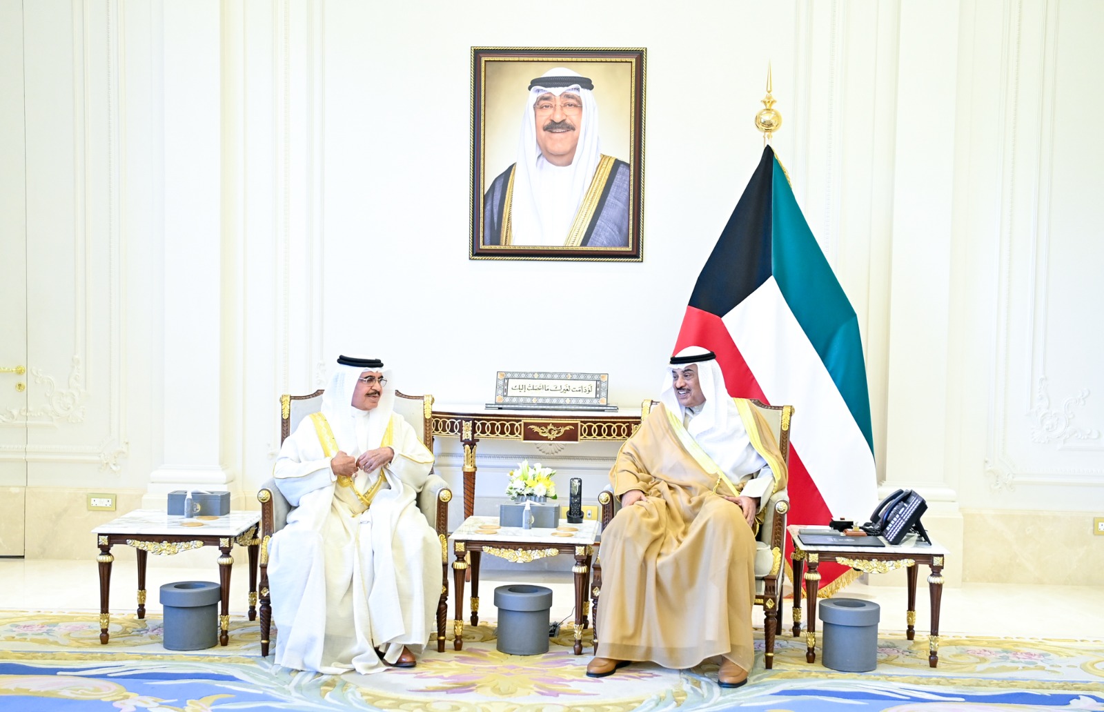 سمو ولي العهد يستقبل وزير الداخلية البحريني بمناسبة زيارته للبلاد