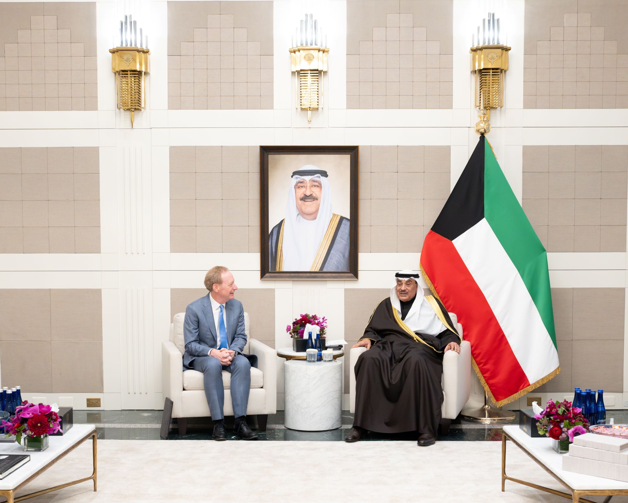 ممثل سمو أمير البلاد سمو ولي العهد يستقبل نائب رئيس مجلس إدارة ورئيس شركة (مايكروسوفت) على هامش الأسبوع رفيع المستوى للجمعية العامة للأمم المتحدة