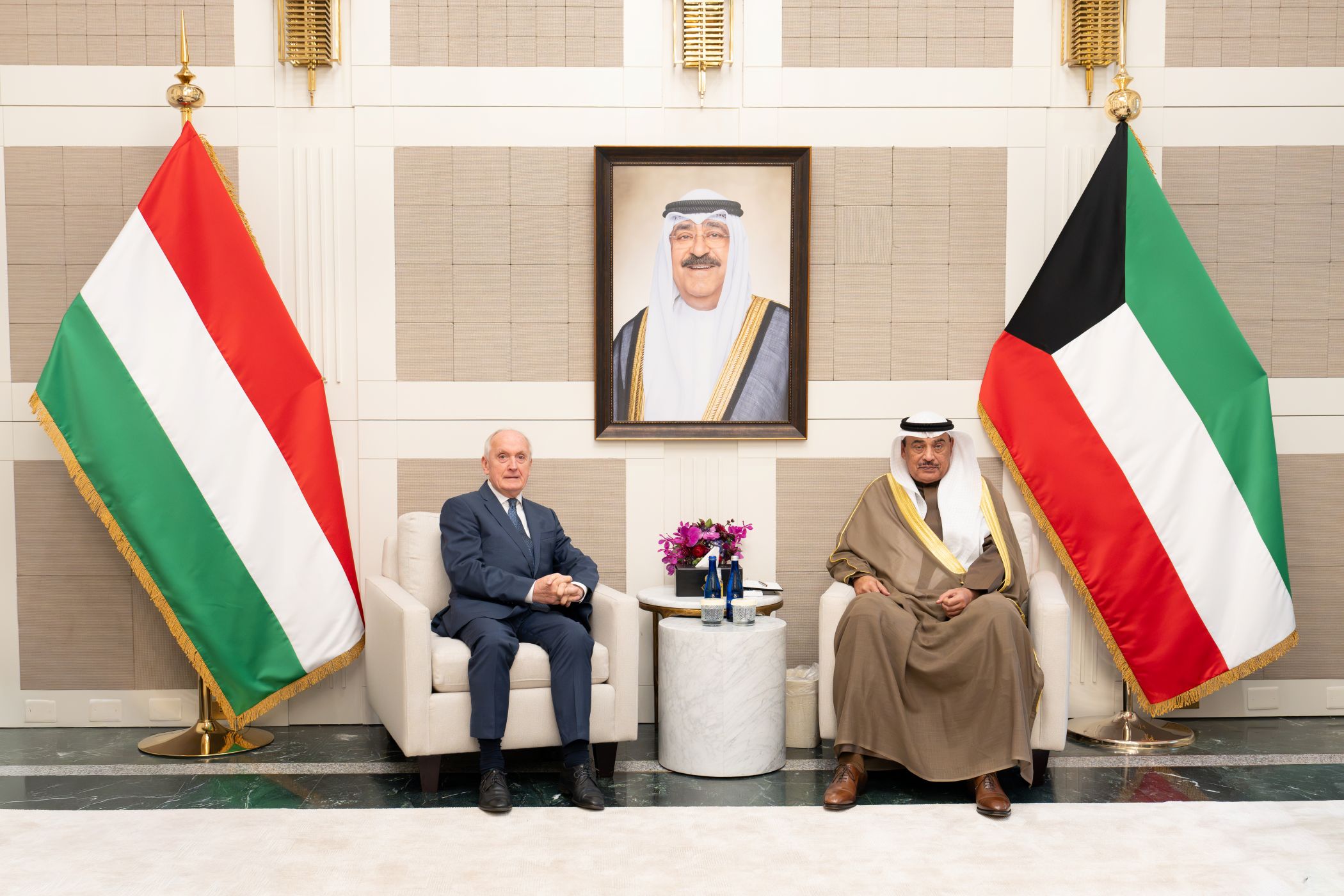 ممثل سمو أمير البلاد سمو ولي العهد يستقبل رئيس هنغاريا في مقر وفد دولة الكويت الدائم لدى الأمم المتحدة بنيويورك