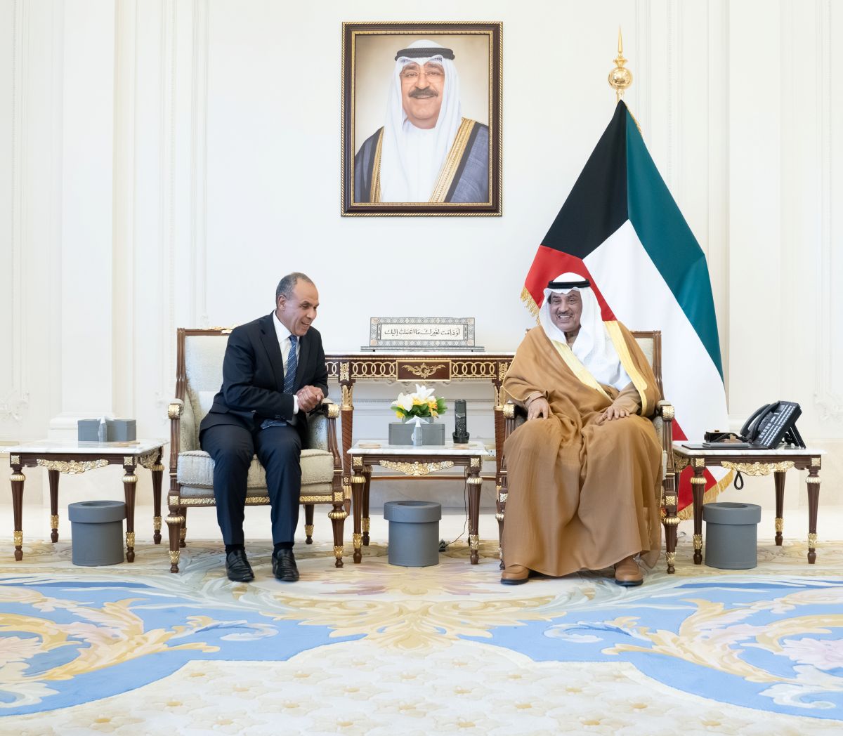 سمو ولي العهد يتسلم رسالة خطية موجهة الى سمو أمير البلاد من الرئيس المصري