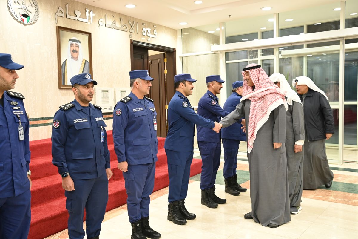 سمو ولي العهد يقوم بزيارة إلى رئاسة قوة الإطفاء العام