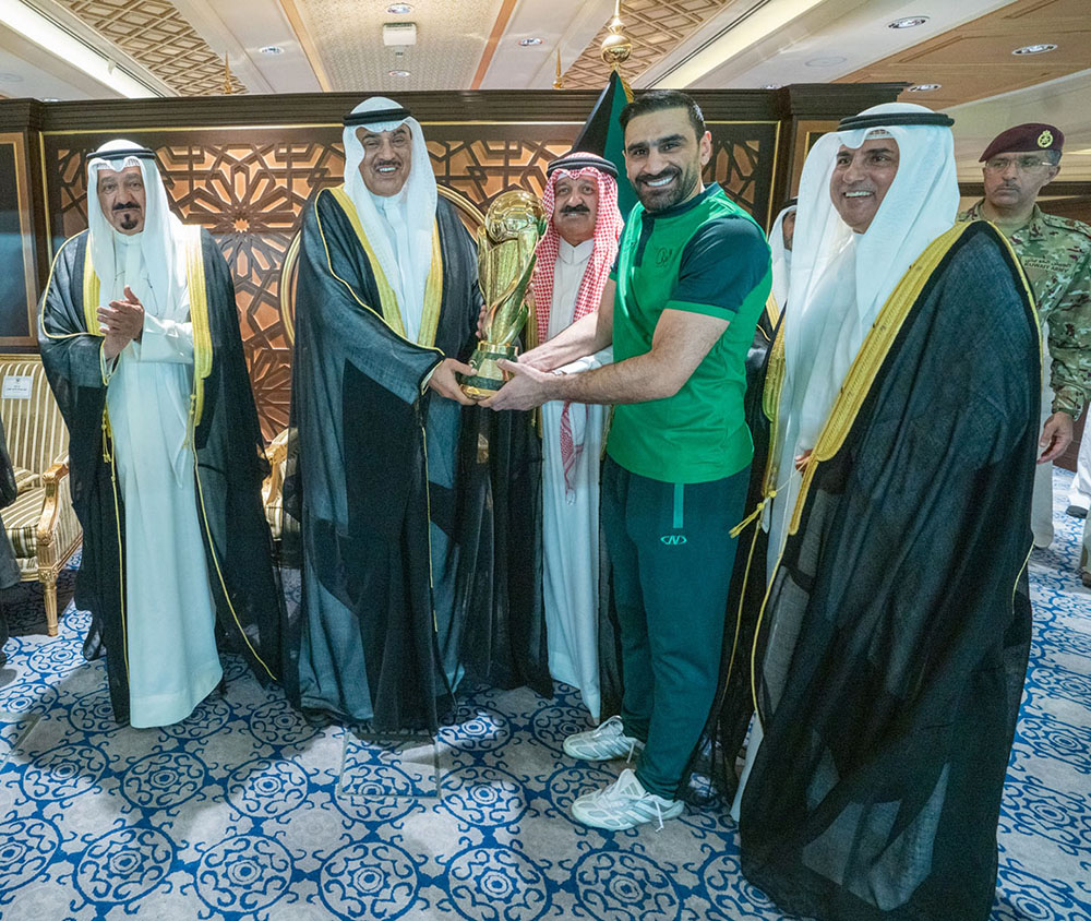 سمو ولي العهد يرعى ويحضر المباراة النهائية على كأس سموه بين فريقي الكويت والعربي